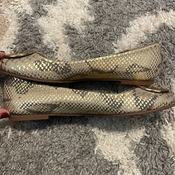 Tory Burch Gold/Beige Python Print Leather Reva Ballet Flats - Picture 7 of 8